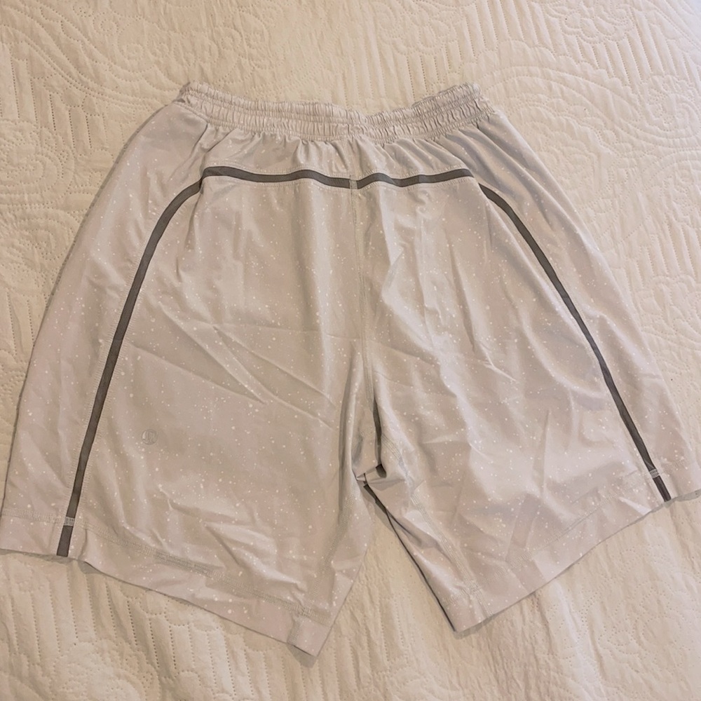 Lululemon Pace Breaker w/ Liner 9” Shorts